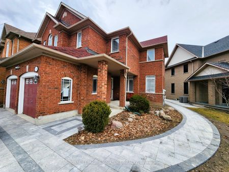 Detached Home For Lease | N8101190 - Photo 3