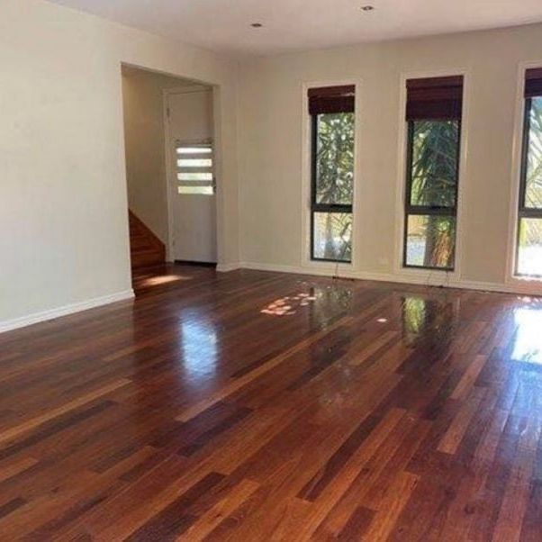 Three Bedroom Townhouse Newport- Garage not available to this property - Photo 1