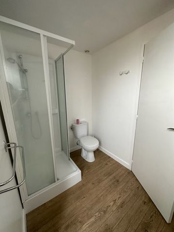 Location Appartement 2 pièces 42m² COMBRONDE 63460 - Photo 5