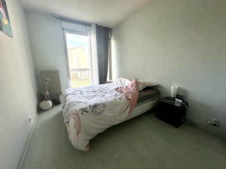 Location Appartement 3 pièces 70m² BEAUMONT 63110 - Photo 2