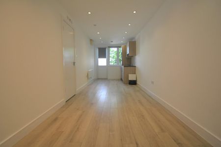 Studio to rent - Photo 5