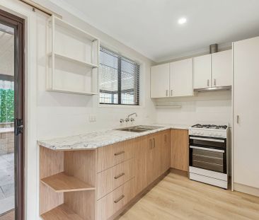Neat & Tidy 2 Bedroom Unit in Prime Location - Photo 4