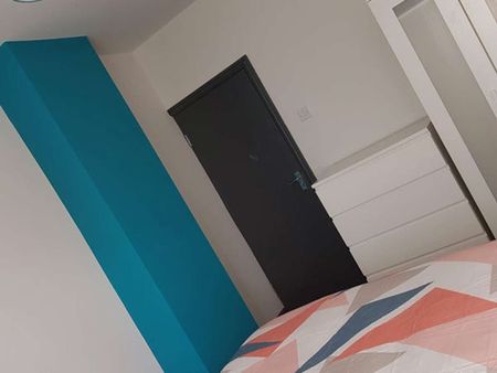 Town Centre Property Room 5 - Photo 2