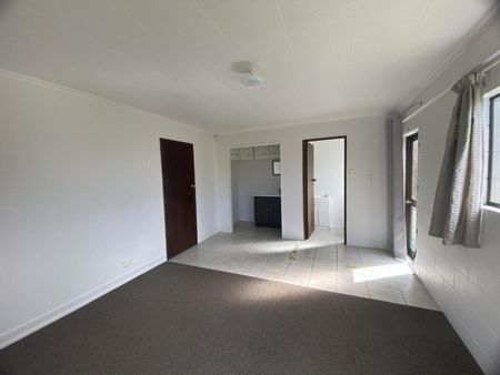 Spacious living in Kamo - Photo 3