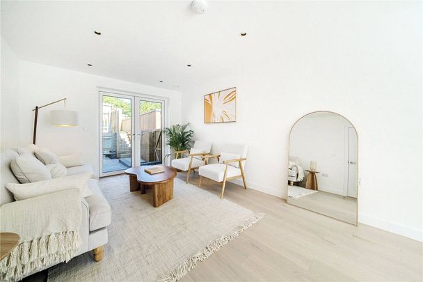 Pulling-road, Pinhoe - Photo 1