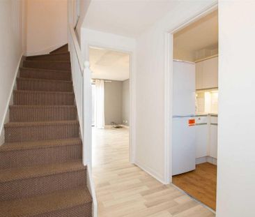 2 bedroom semi-detached house to rent - Photo 4