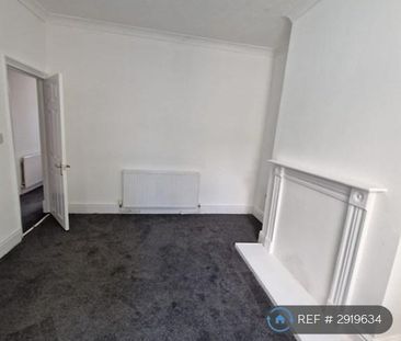 3 bedroom end of terrace house to rent - Photo 1