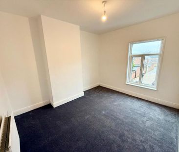 3 bedroom end of terrace house to rent - Photo 5