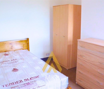 4 bedroom terraced house to rent - Photo 3