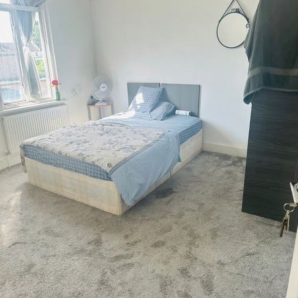 Room in a Shared House, Bengal Road, IG1 - Photo 1