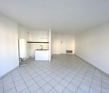 Location Appartement 1 pièce 32m² - Photo 3