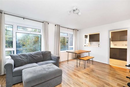 Spacious two bedroom flat, located close to East Putney station. - Photo 4