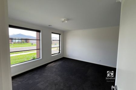 ESTABLISHED HIGH QUALITY HOME - Photo 4
