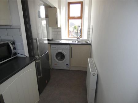 2 bedroom ground floor flat to rent - Photo 5