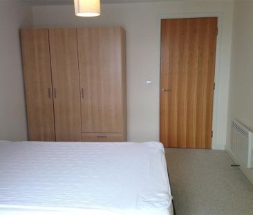 Beckhampton Street, SWINDON - Photo 2