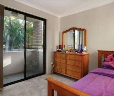 $600 per week - Photo 2