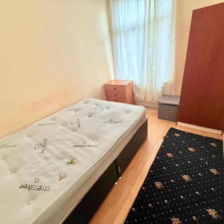 4 bedroom house share to rent - Photo 1