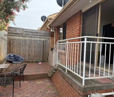 'Street Front Villa'- For Lease - Photo 4