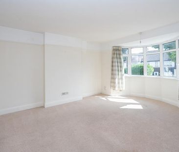 4 bedroom house to rent Stanley Park Road, Carshalton, SM5 - Photo 2