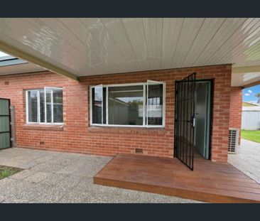 Easy Living in Welland! - Photo 1