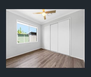 Lifestyle Home In North Lakes! Pool, Study, Multiple Living Areas, ... - Photo 2