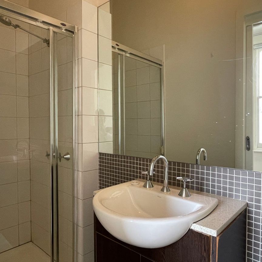 Charming One Bedroom in Heritage Gem - Photo 1