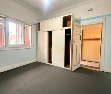 Beautiful 3-Bedroom Home in Prime Ashfield Location - Photo 6