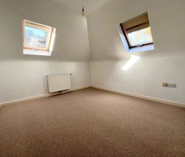 PORTCHESTER ROAD, SPRINGBOURNE - Photo 6