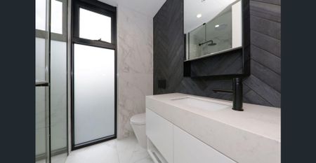 Private, Comfortable Living in a Prime Balwyn Location - Photo 5