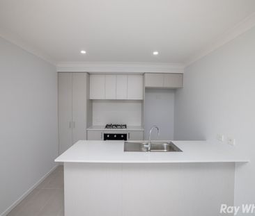 4 BEDROOM HOME IN QUIET STREET! - Photo 1