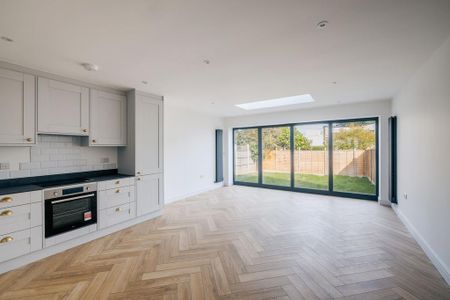 3 bedroom end of terrace house to rent - Photo 5