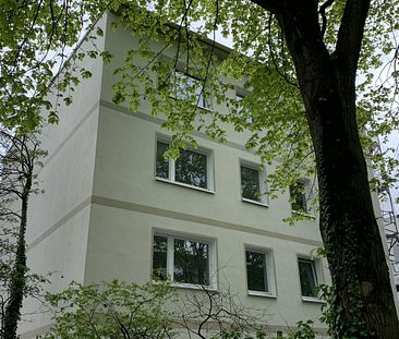 Zentral gelegene 2-Zimmer-Wohnung im 1. Obergeschoss mit Balkon - Photo 4