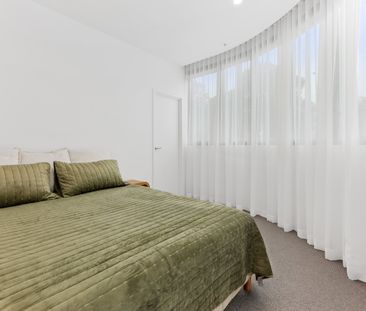 Premium Two-Bedroom Luxury Apartment close to all Amenities - Photo 1