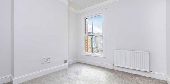 3 bedroom flat to rent - Photo 2