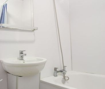 Bedsit, Mapesbury Lodge, NW2 - Photo 2