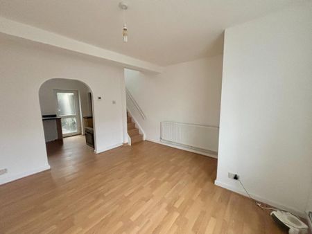 2 bedroom terraced house to rent - Photo 2