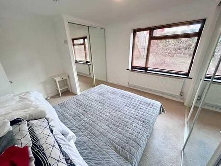 House share to rent - Photo 3