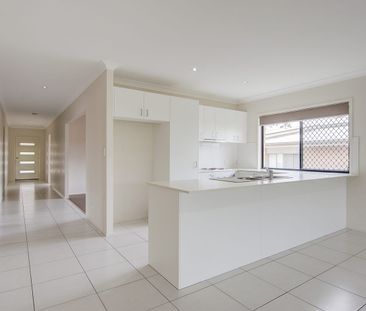 45 Macintyre Parade, Pacific Pines, Qld 4211 - Photo 4