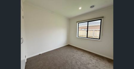 Premium Living with Dual Master Suites in the Heart of Weir Views! APPLICATIONS NOW OPEN - Photo 4