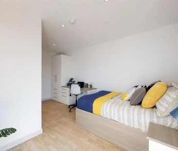 1 bedroom in a flat share to rent - Photo 4