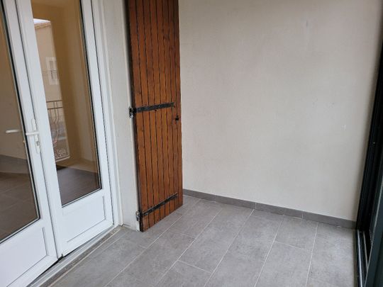 SAINT SATURNIN LES AVIGNON - APPARTEMENT DE 36 M² AVEC TERRASSE (au 1er étage) EN DUPLEX A LOUER - Photo 1