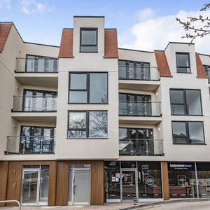 2 bedroom flat to rent - Photo 2