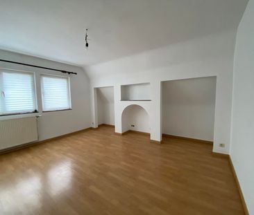 Ruime 4-gevelwoning met 4 slaapkamers en grote tuin. - Photo 3