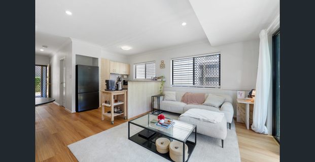 Spacious & Private Townhouse in Prime Morningside Location - Walk to Everything! - Photo 1