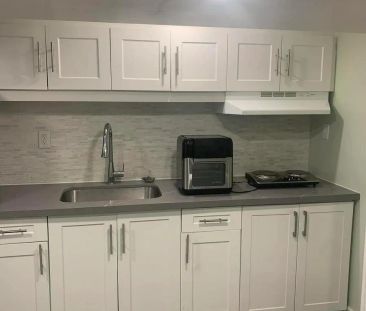 954 MIDLAND AVENUE - Photo 3