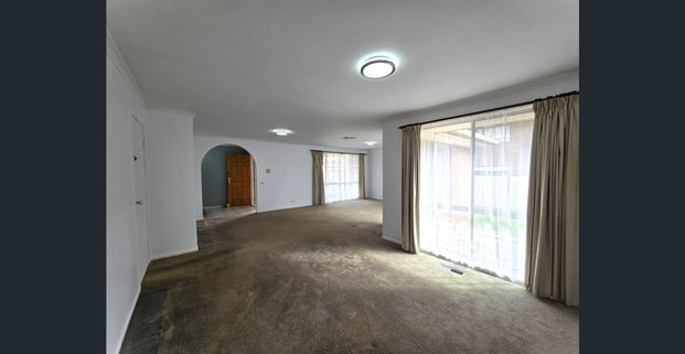 Spacious Family Home in Prime Berwick Location - Photo 1