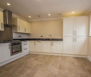 2 bed Apartment To Let - Photo 2