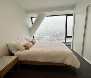 Stunning Two Bedroom Apartment - Photo 6