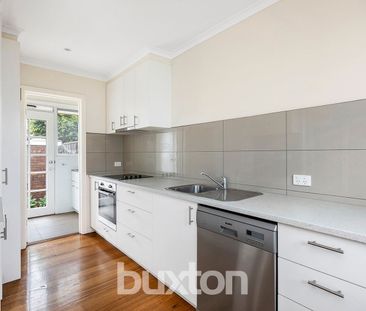 Renovated 2 BR unit in excellent location - Photo 6