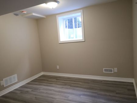 For Lease - 30 Burke Drive Unit# BASEMENT, Barrie, Ontario - Photo 2